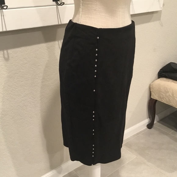 Essential Sioni Pencil Skirt - Picture 6 of 7